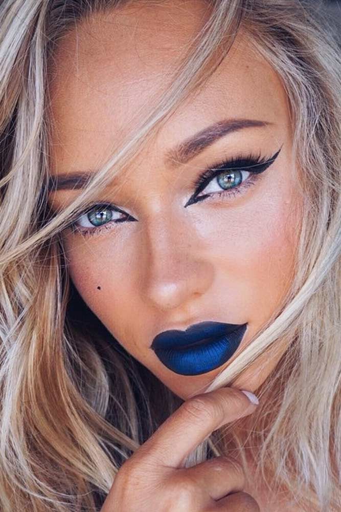 blue lipstick