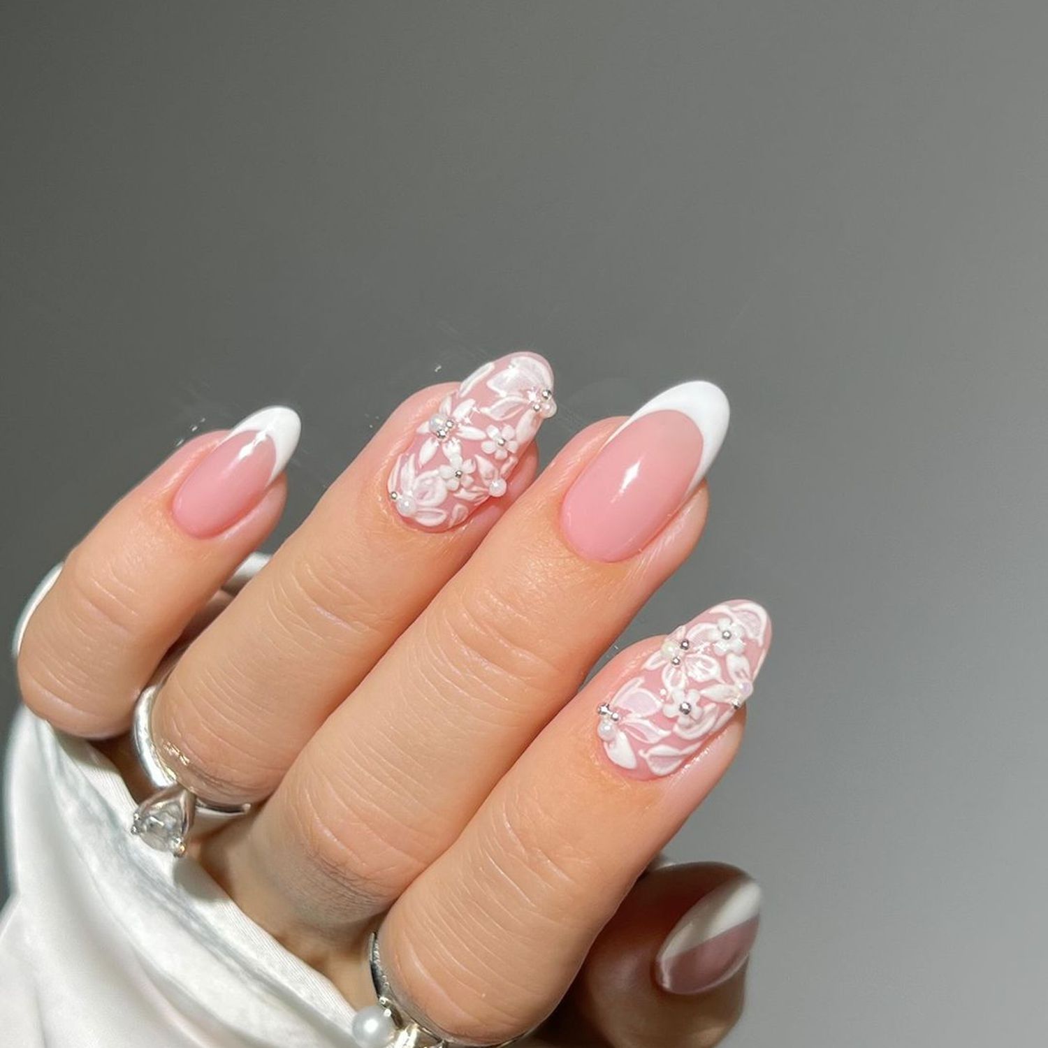 daisy nails