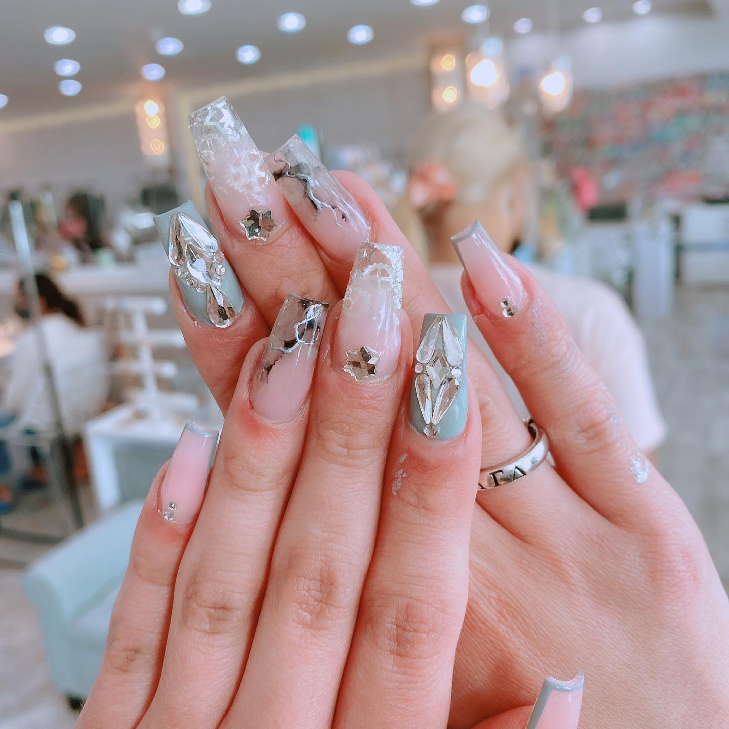 lv nails