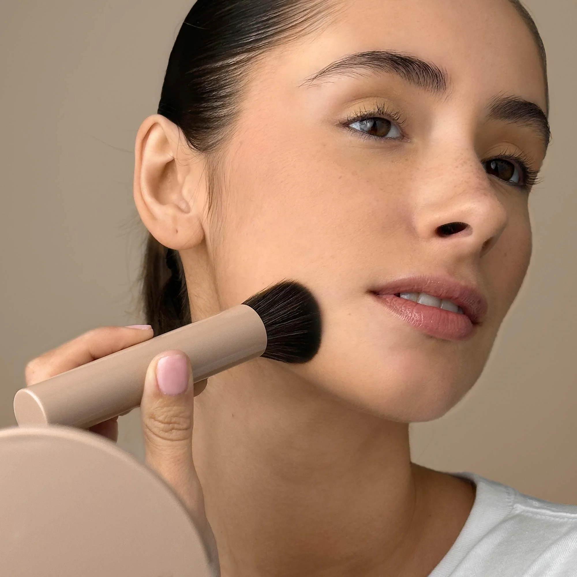 How to clean foundation brush