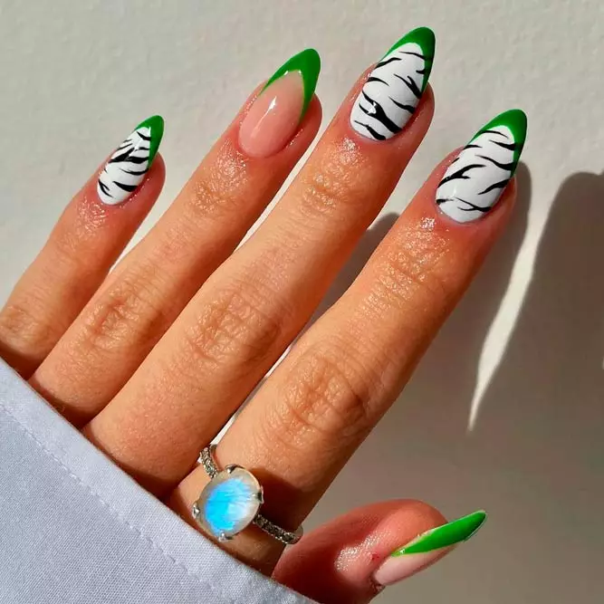 almond nails designs