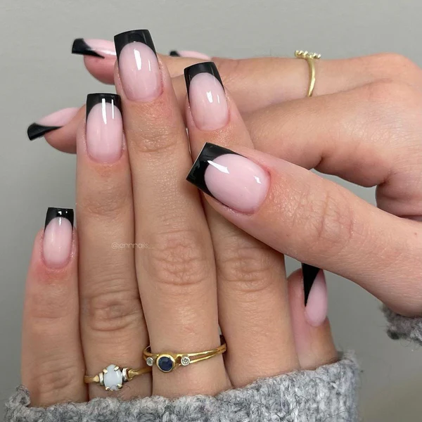 black nails design