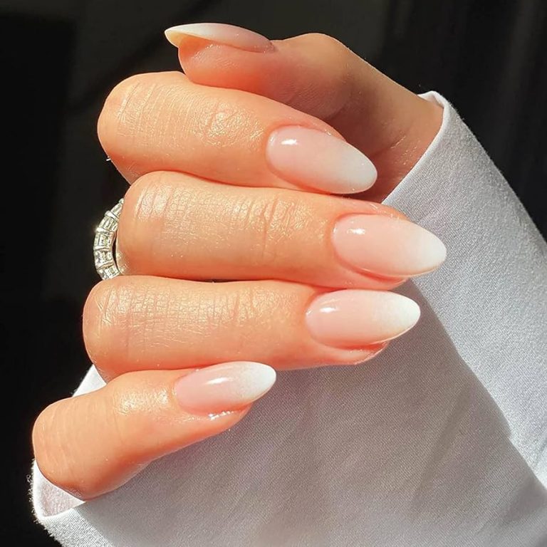 almond nails