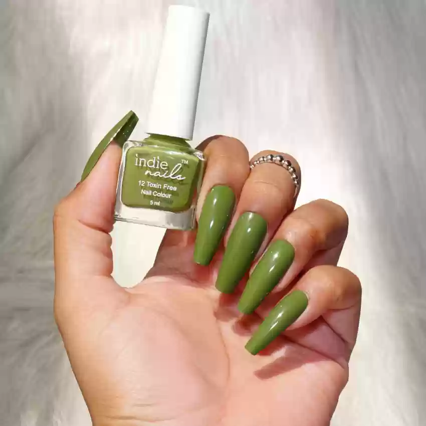 olive green nails